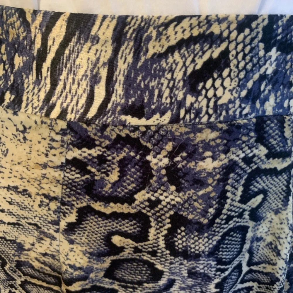 Zara Snakeskin designed Skirt, navy/beige, size L